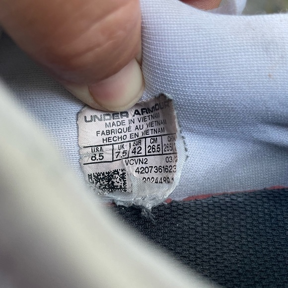 UnderArmour charged sneakers size 8.5 - Picture 5 of 5